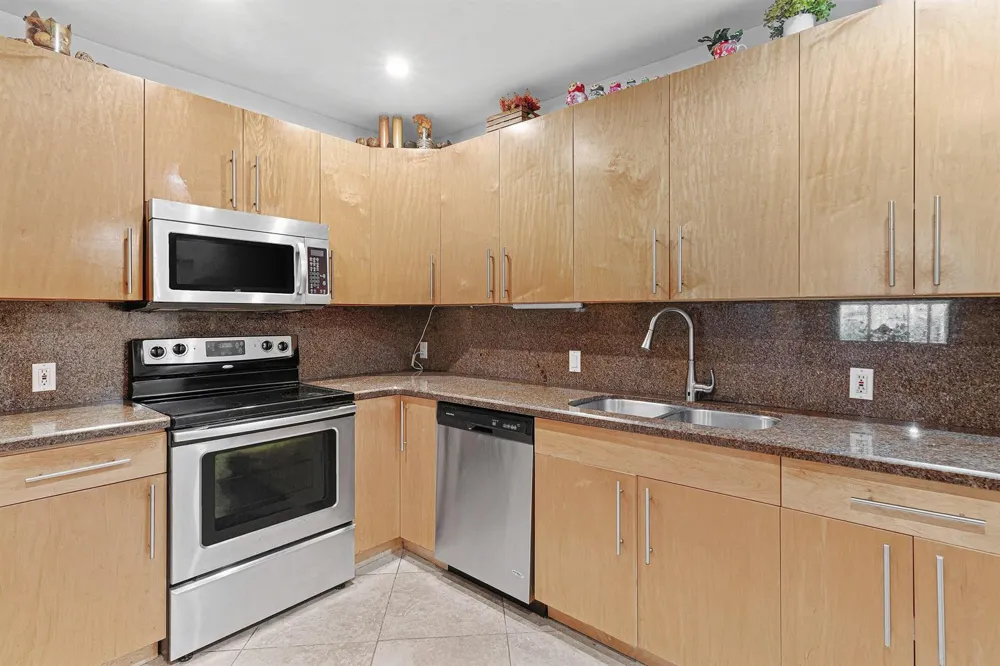 2757 SW 2ND STREET #2757 Delray Beach, FL 33445