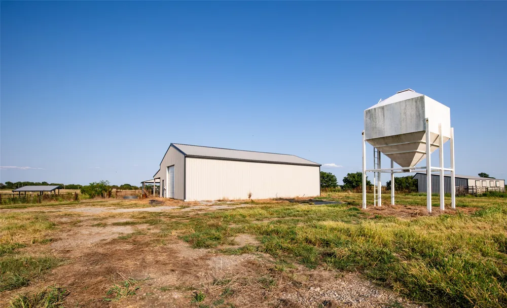 438505 E 370 ROAD Big Cabin, OK 74332