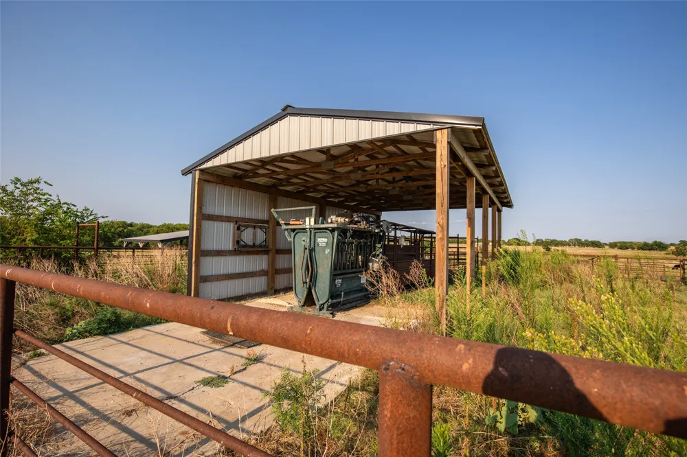 438505 E 370 ROAD Big Cabin, OK 74332