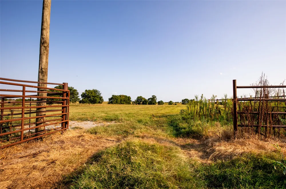 438505 E 370 ROAD Big Cabin, OK 74332
