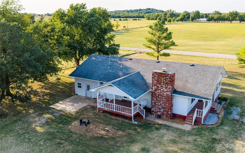 438505 E 370 ROAD Big Cabin, OK 74332