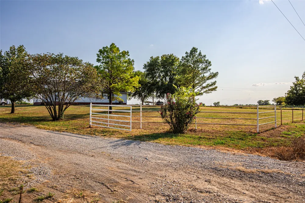 438505 E 370 ROAD Big Cabin, OK 74332