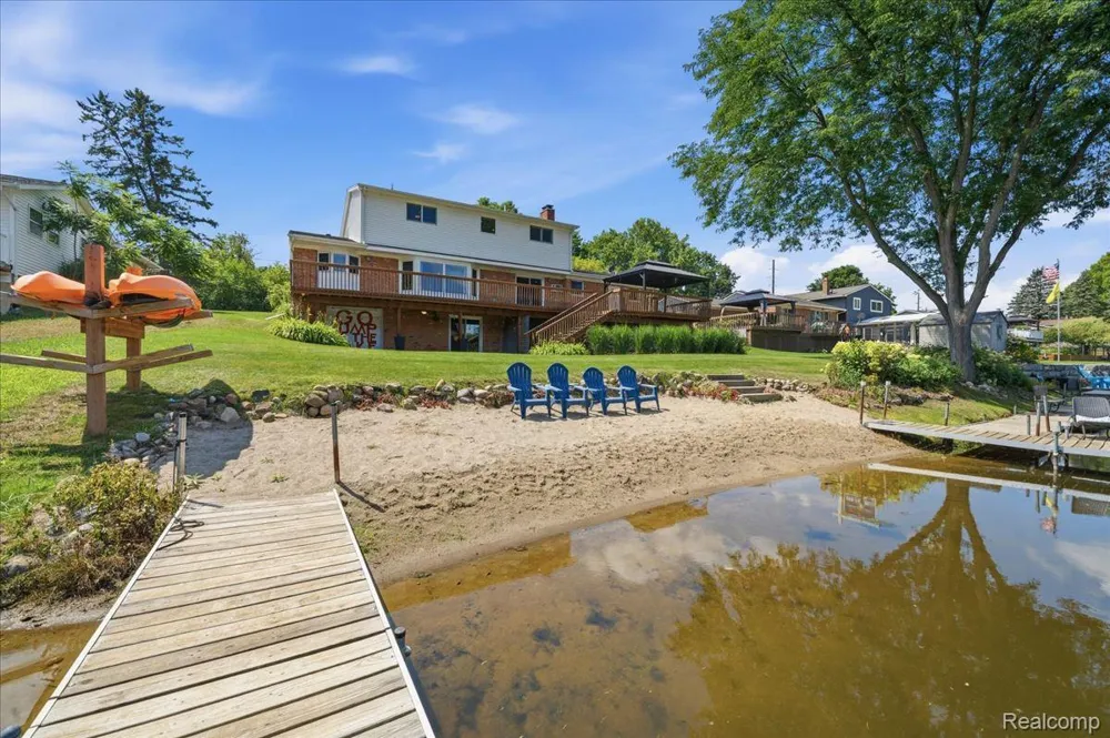 1888 Squaw Lagoon Drive Oxford Charter Township, MI 48371