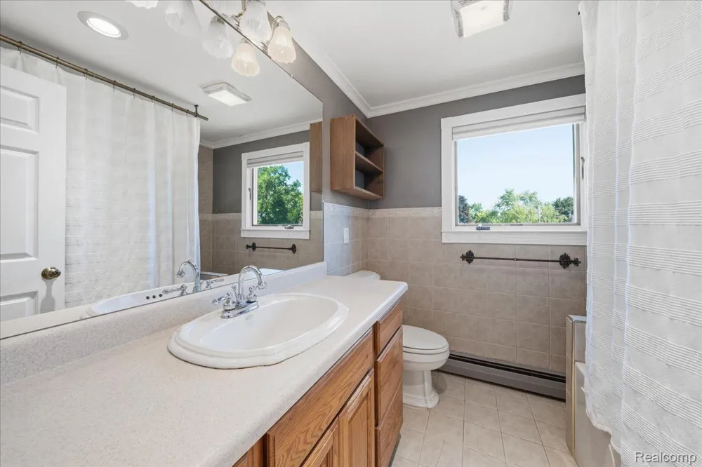 1888 Squaw Lagoon Drive Oxford Charter Township, MI 48371