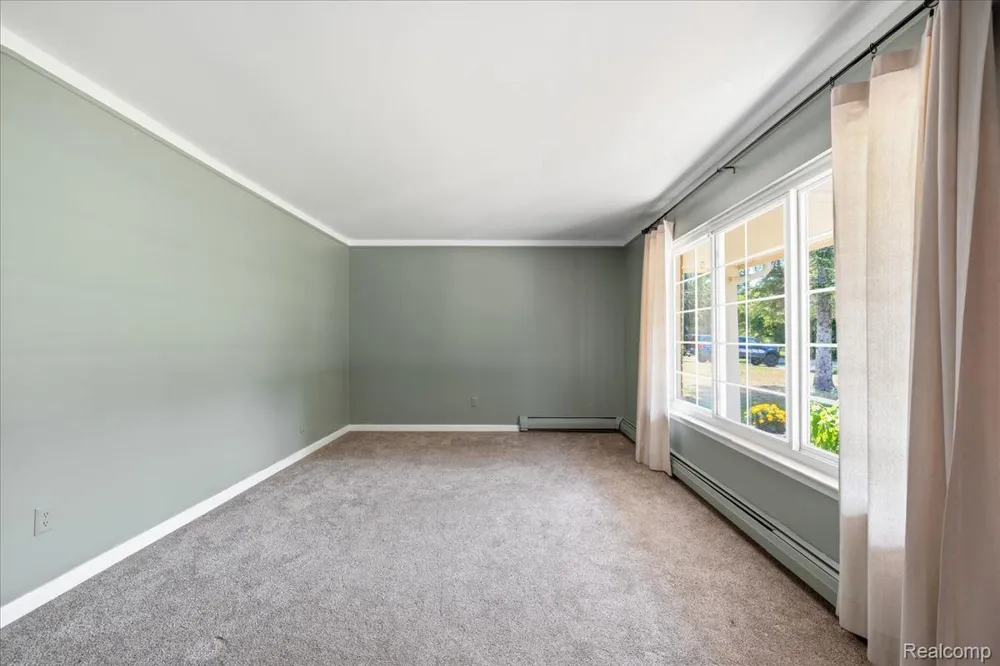 1888 Squaw Lagoon Drive Oxford Charter Township, MI 48371