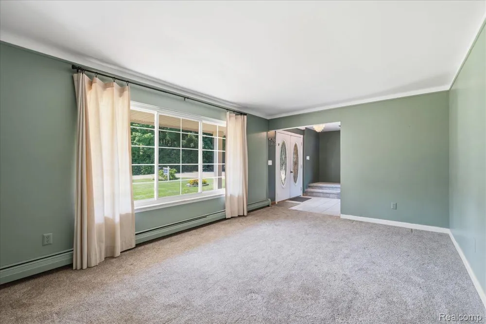 1888 Squaw Lagoon Drive Oxford Charter Township, MI 48371