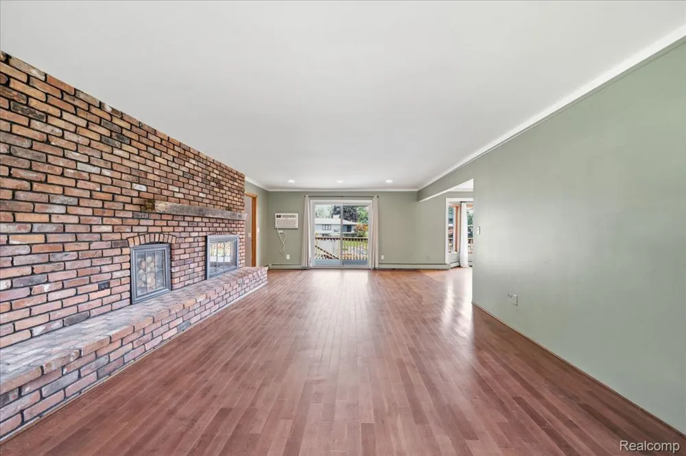 1888 Squaw Lagoon Drive Oxford Charter Township, MI 48371