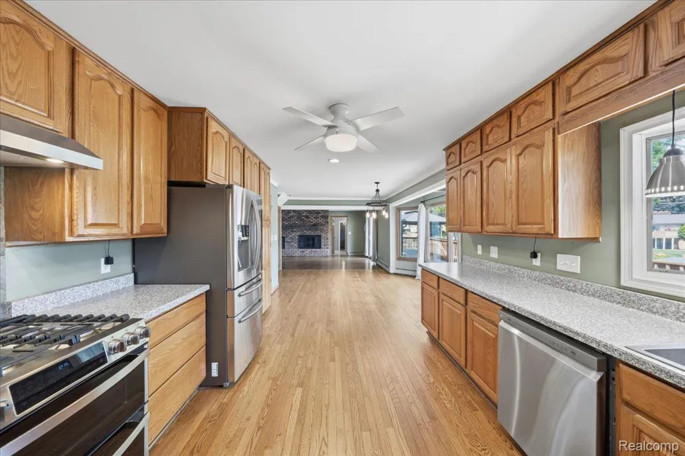 1888 Squaw Lagoon Drive Oxford Charter Township, MI 48371