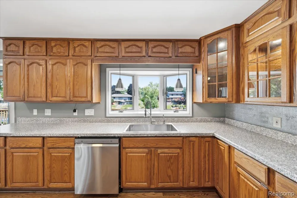 1888 Squaw Lagoon Drive Oxford Charter Township, MI 48371