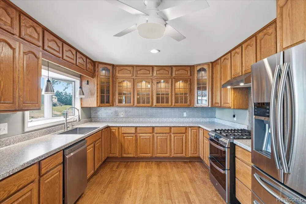 1888 Squaw Lagoon Drive Oxford Charter Township, MI 48371