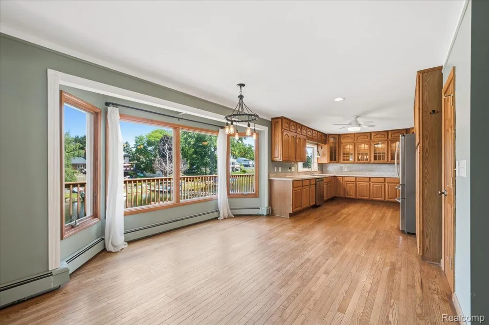 1888 Squaw Lagoon Drive Oxford Charter Township, MI 48371