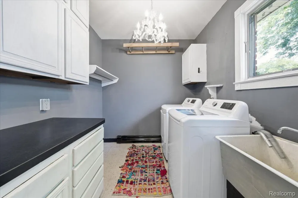 1888 Squaw Lagoon Drive Oxford Charter Township, MI 48371