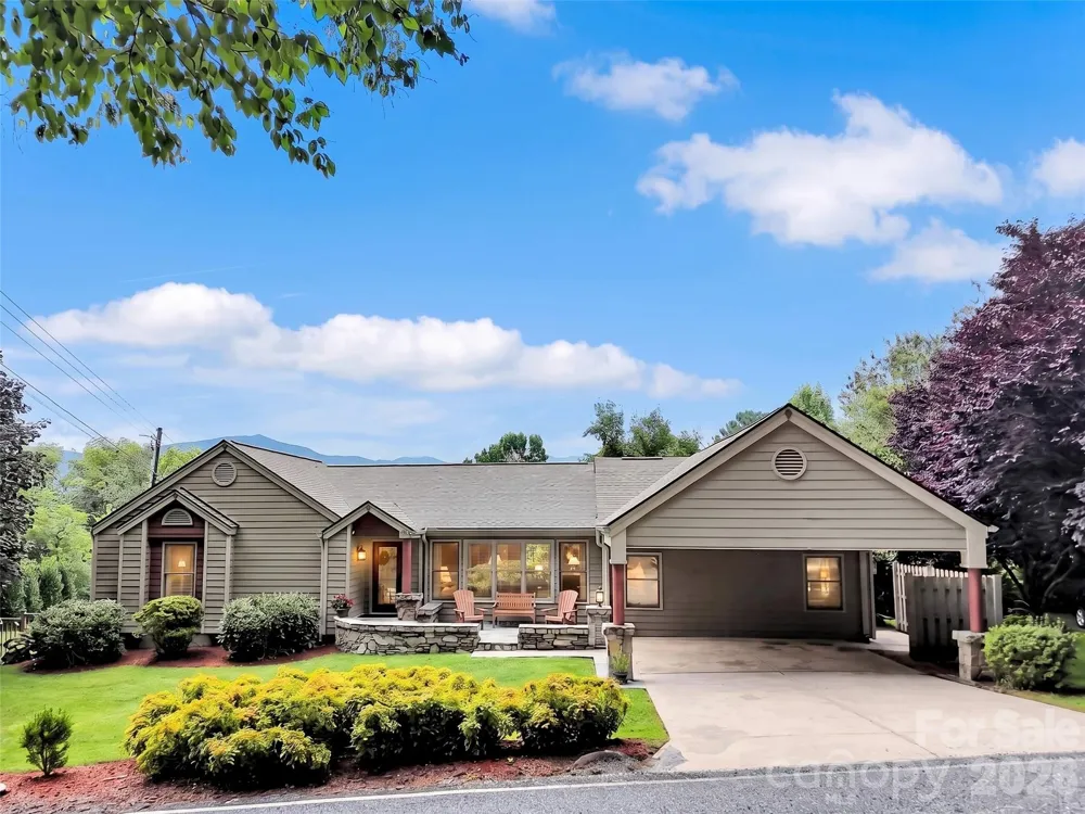 936 Little Mountain Road Waynesville, NC 28786