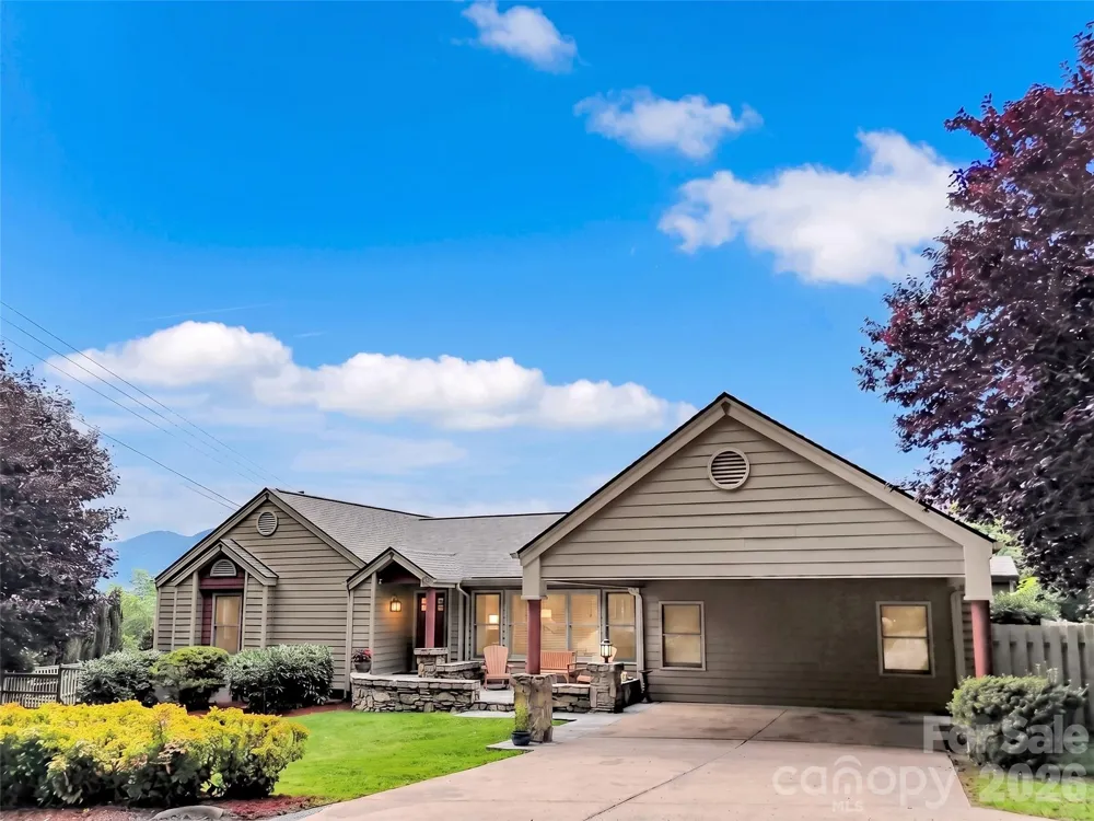 936 Little Mountain Road Waynesville, NC 28786