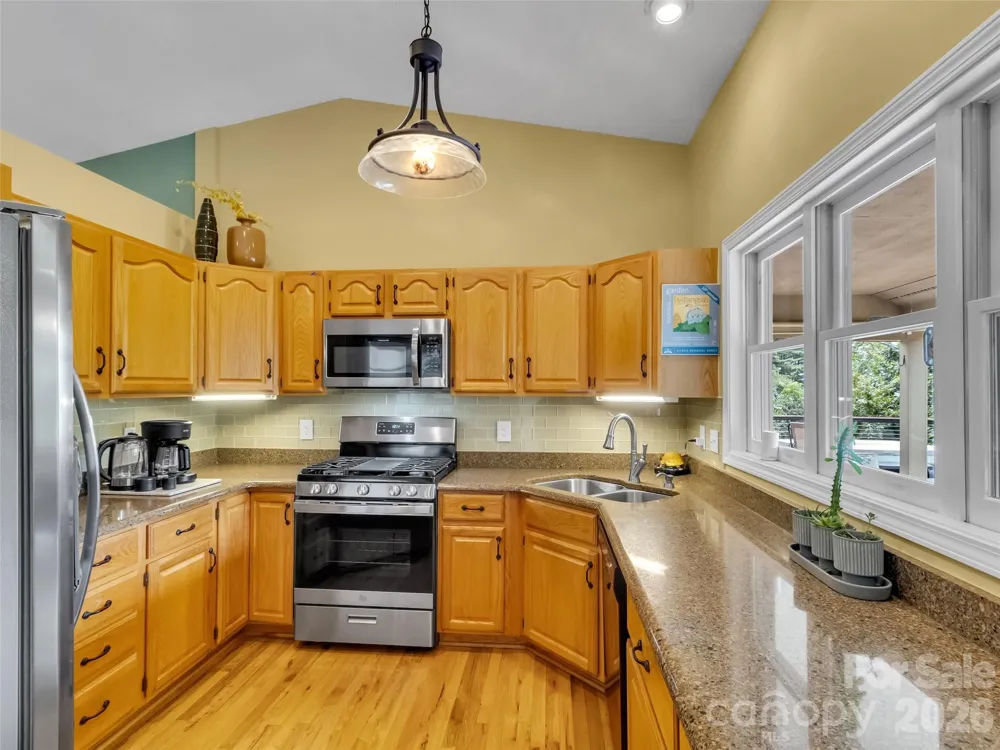 936 Little Mountain Road Waynesville, NC 28786