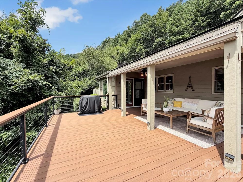 936 Little Mountain Road Waynesville, NC 28786