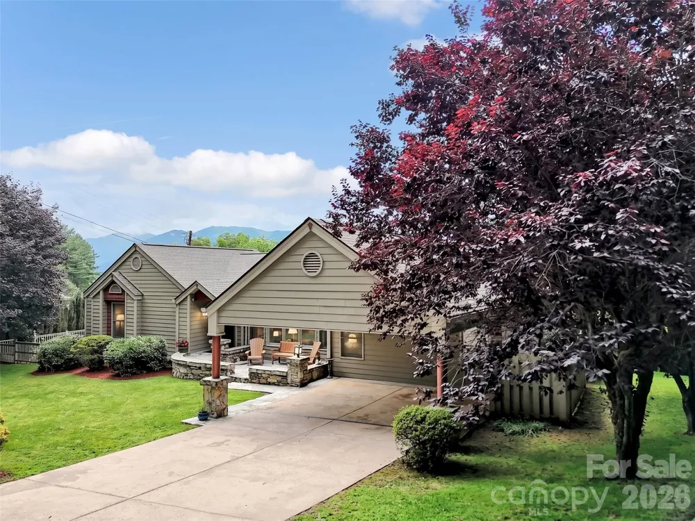 936 Little Mountain Road Waynesville, NC 28786