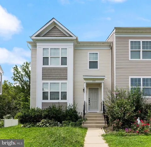 555 ENGLISH OAK LANE