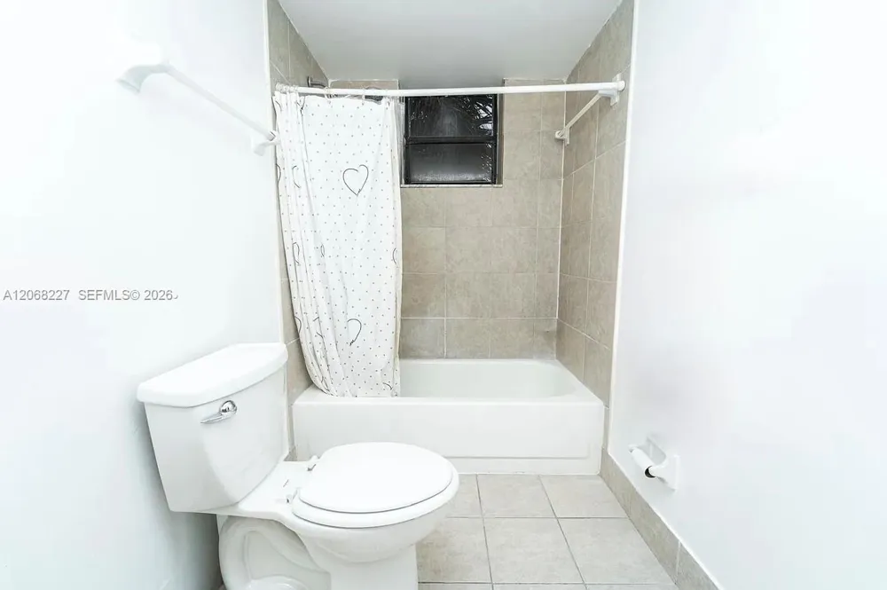 576 NW 114th Ave #203 Sweetwater, FL 33172