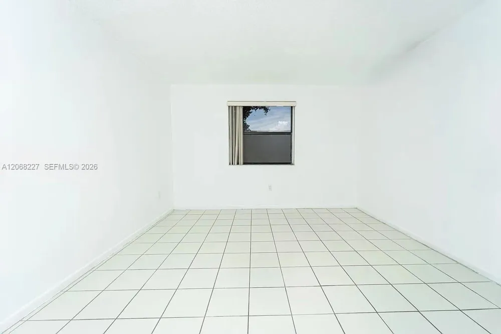 576 NW 114th Ave #203 Sweetwater, FL 33172