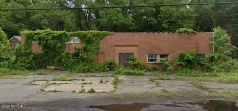 80 Maple Avenue
