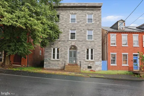 233 W CHESTNUT STREET