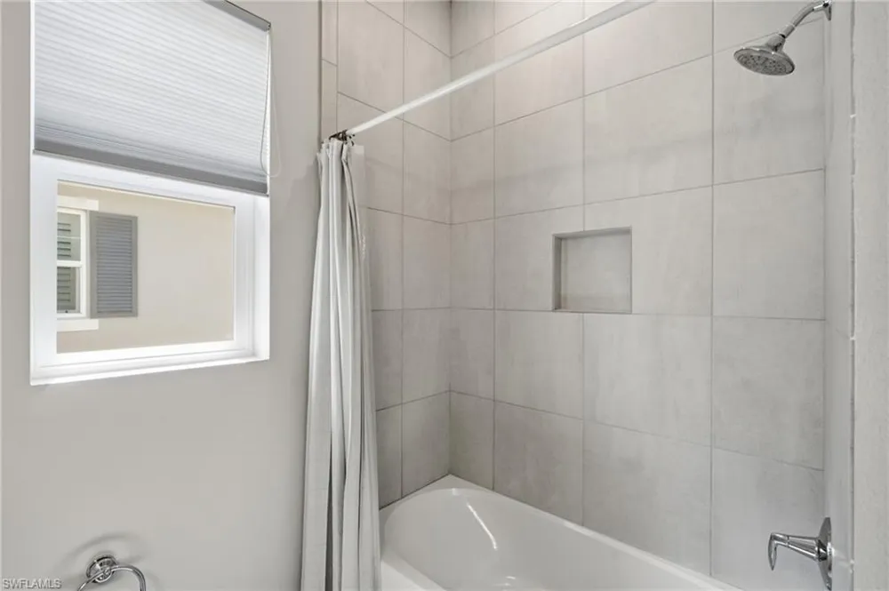 238 Indies Drive E #201 Naples, FL 34114