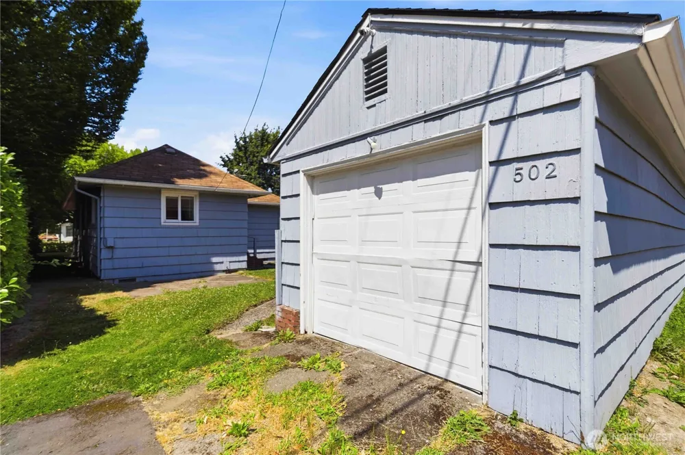 502 17th Avenue Longview, WA 98632