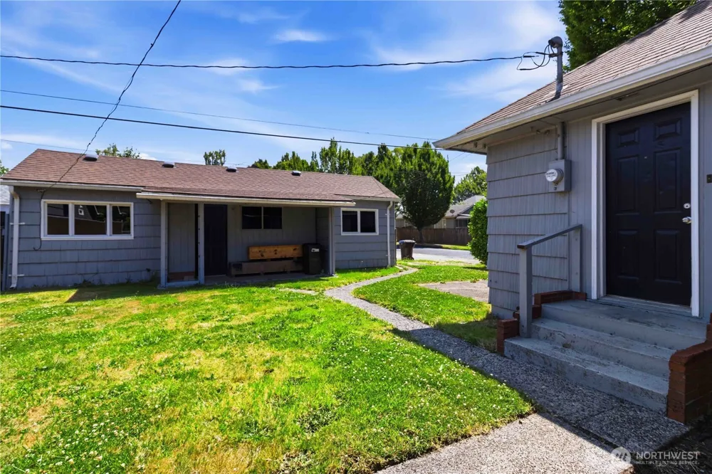 502 17th Avenue Longview, WA 98632