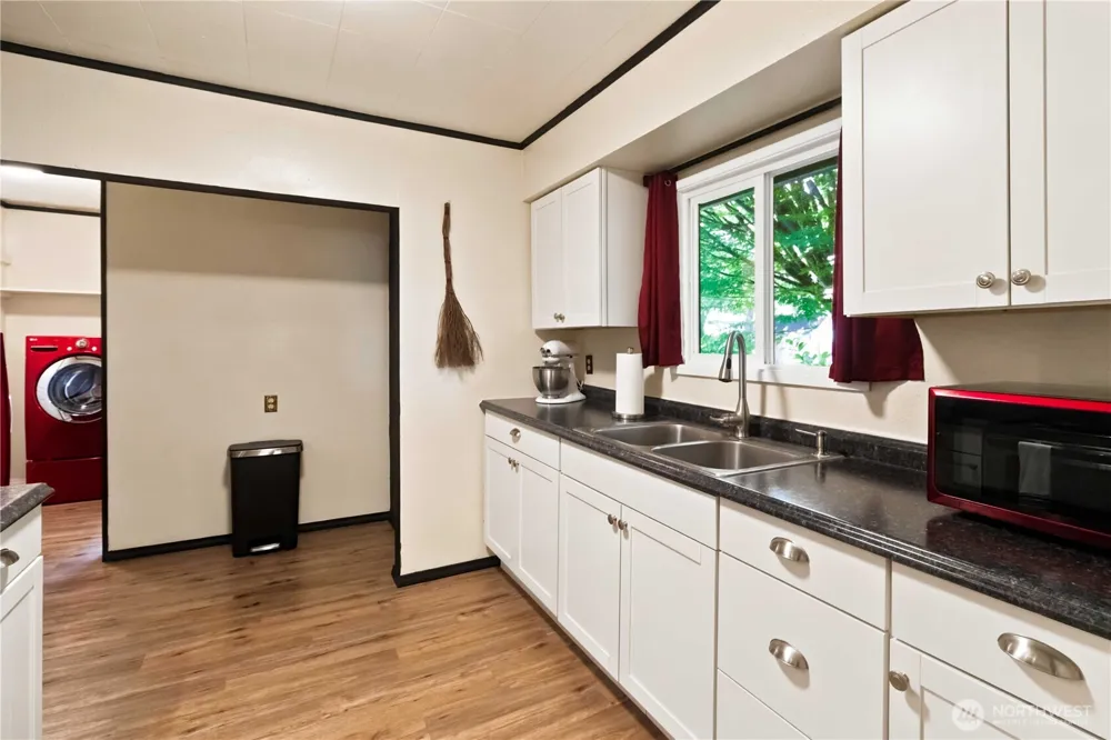 502 17th Avenue Longview, WA 98632