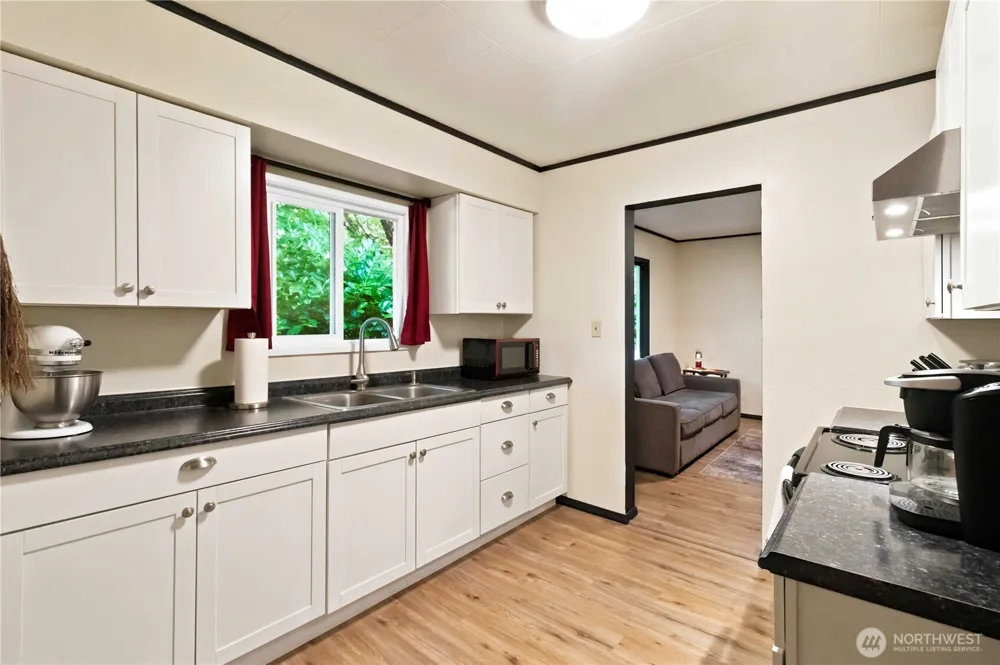 502 17th Avenue Longview, WA 98632