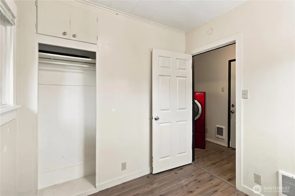 502 17th Avenue Longview, WA 98632