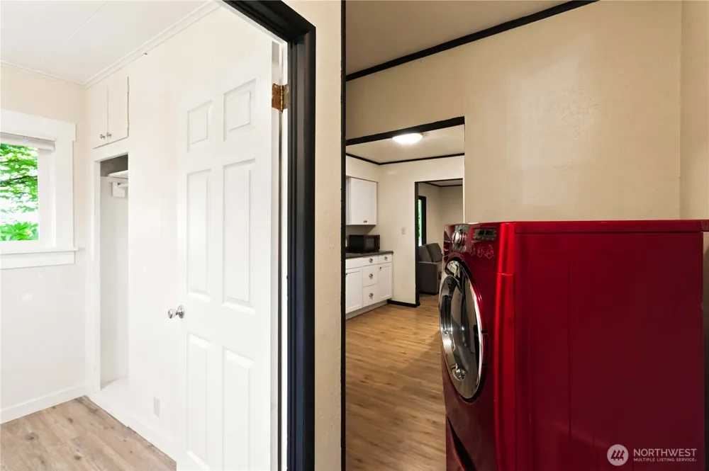 502 17th Avenue Longview, WA 98632