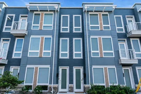 1403 Kingsley Street #204