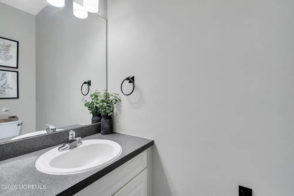 18 Frost Lane East Windsor, NJ 08520