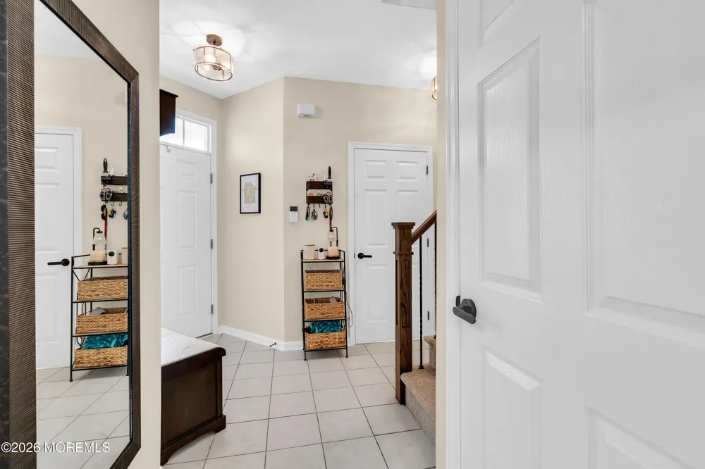 18 Frost Lane East Windsor, NJ 08520