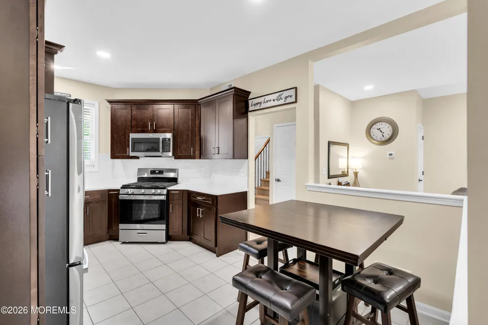 18 Frost Lane East Windsor, NJ 08520