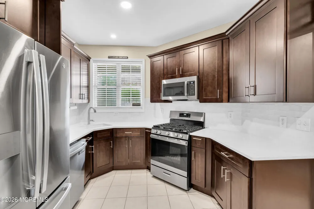 18 Frost Lane East Windsor, NJ 08520