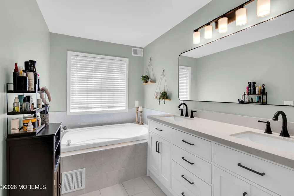 18 Frost Lane East Windsor, NJ 08520