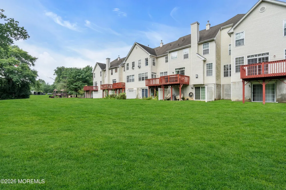 18 Frost Lane East Windsor, NJ 08520