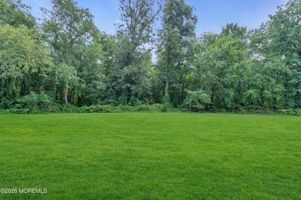 18 Frost Lane East Windsor, NJ 08520