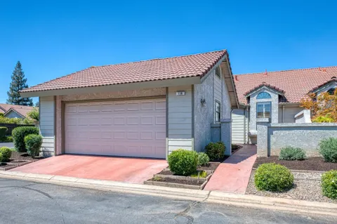 1229 W Bullard