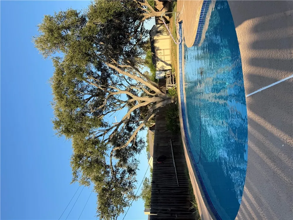 907 Hercules Drive E Bishop, TX 78343