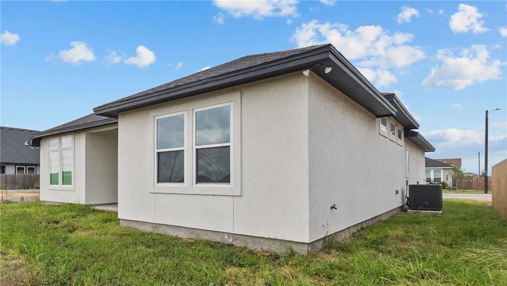 7721 Nadia Drive Corpus Christi, TX 78414