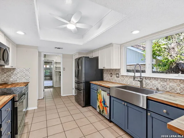 14306 SHADOW OAKS LN San Antonio, TX 78231