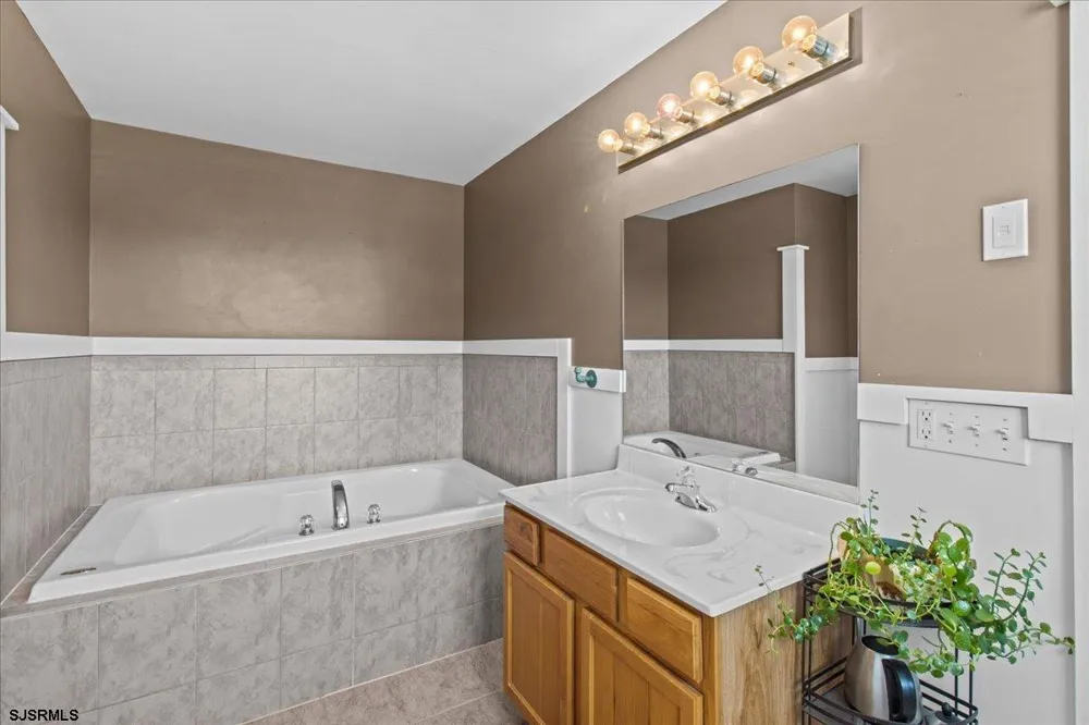 412 S Fir Ave Galloway Township, NJ 08205