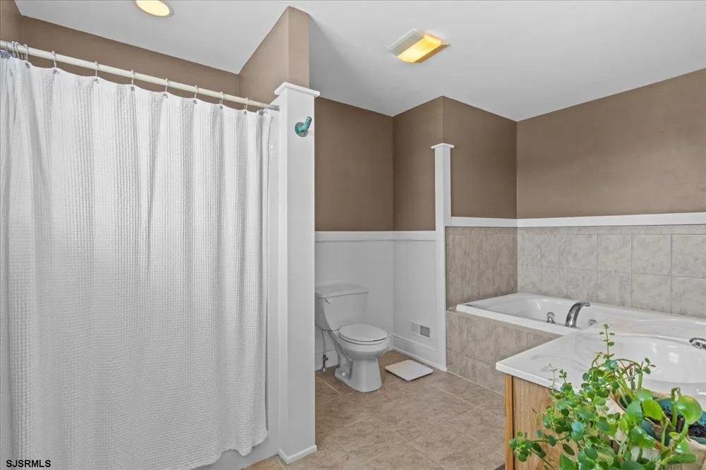 412 S Fir Ave Galloway Township, NJ 08205