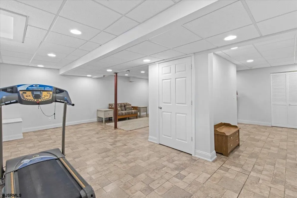 412 S Fir Ave Galloway Township, NJ 08205