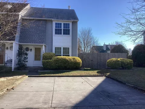 5 Fox Tail Ct