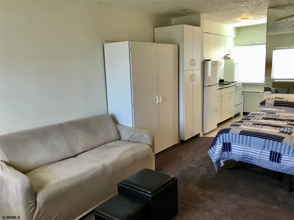 111 S Dudley Ventnor, NJ 08406